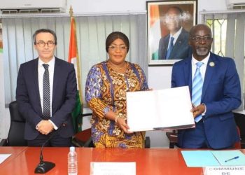 Duékoué, la mairie signe une convention pour le Fonds de soutien aux projets innovants