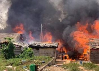 Zagné, 23 maisons ravagées par un incendie dans un village
